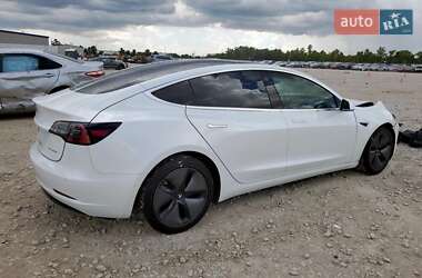 Седан Tesla Model 3 2018 в  фото 3 Седан Tesla Model 3 2018 в