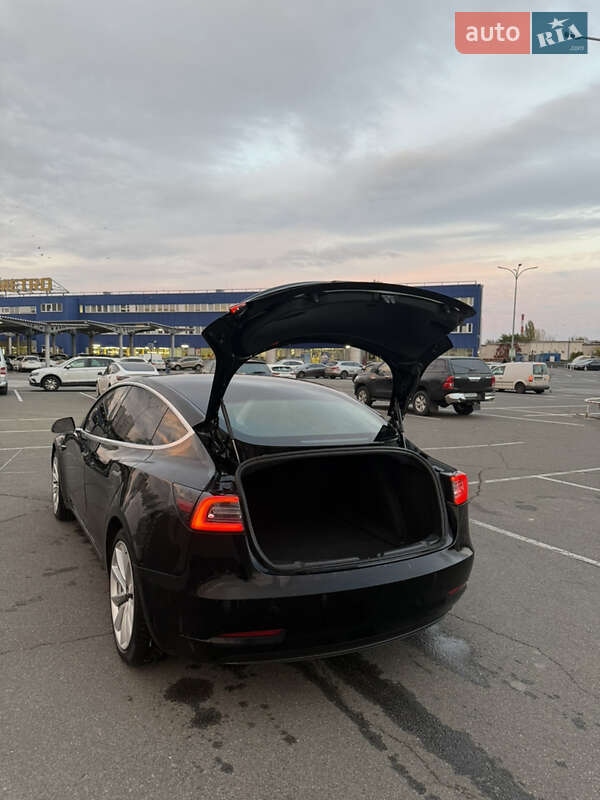 Седан Tesla Model 3 2020 в Киеве фото 2 Седан Tesla Model 3 2020 в Киеве