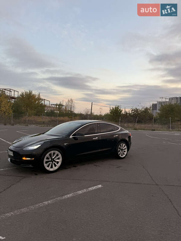 Седан Tesla Model 3 2020 в Киеве фото 14 Седан Tesla Model 3 2020 в Киеве