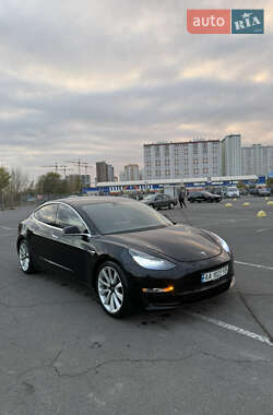 Седан Tesla Model 3 2020 в Києві