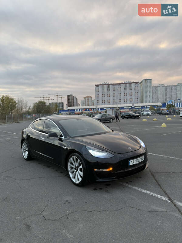 Tesla Model 3 2020