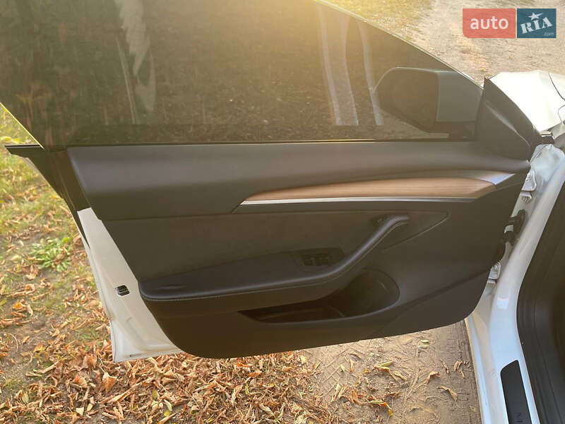 Седан Tesla Model 3 2021 в Дніпрі фото 10 Седан Tesla Model 3 2021 в Дніпрі