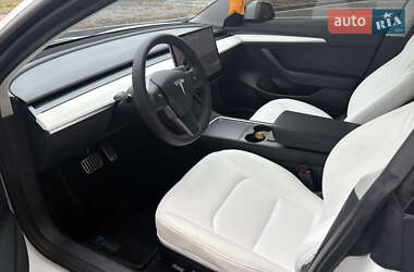 Седан Tesla Model 3 2021 в 