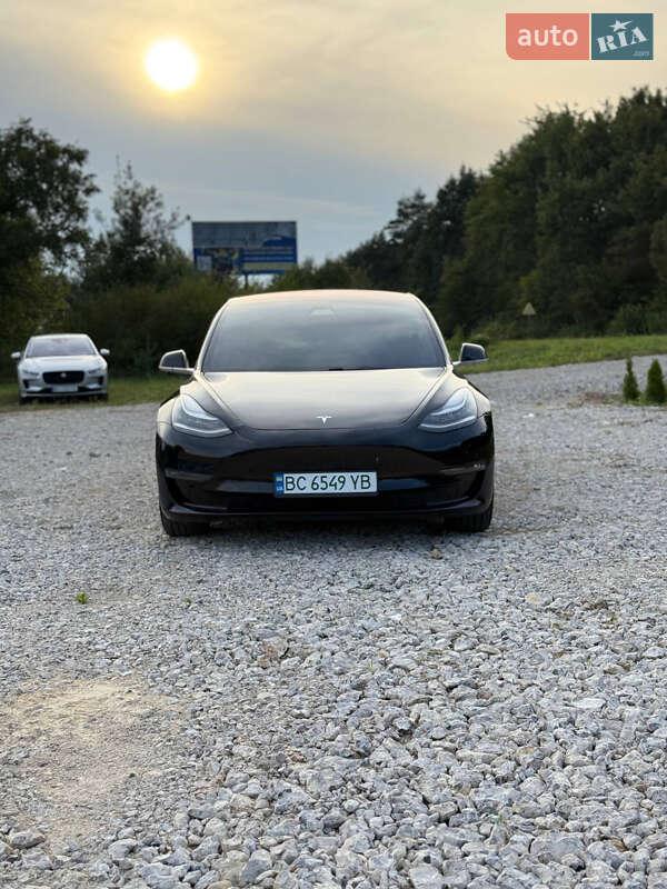 Седан Tesla Model 3 2018 в Яворове