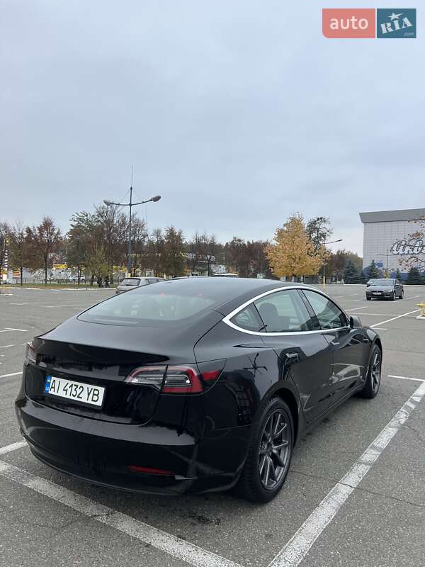Седан Tesla Model 3 2019 в Ірпені