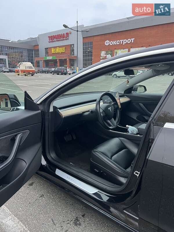 Седан Tesla Model 3 2019 в Ірпені