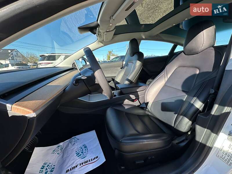 Седан Tesla Model 3 2020 в Львові фото 13 Седан Tesla Model 3 2020 в Львові