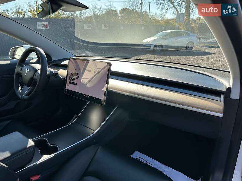 Седан Tesla Model 3 2020 в Львові фото 19 Седан Tesla Model 3 2020 в Львові