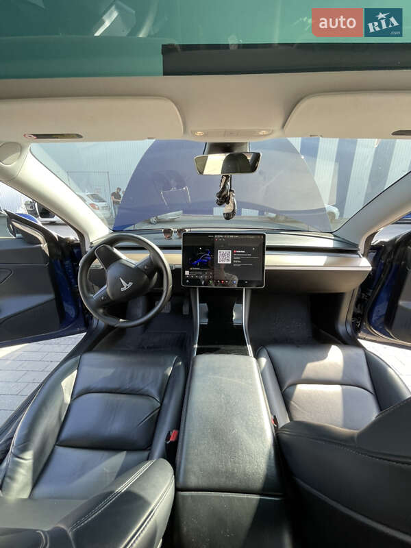 Седан Tesla Model 3 2020 в Одесі