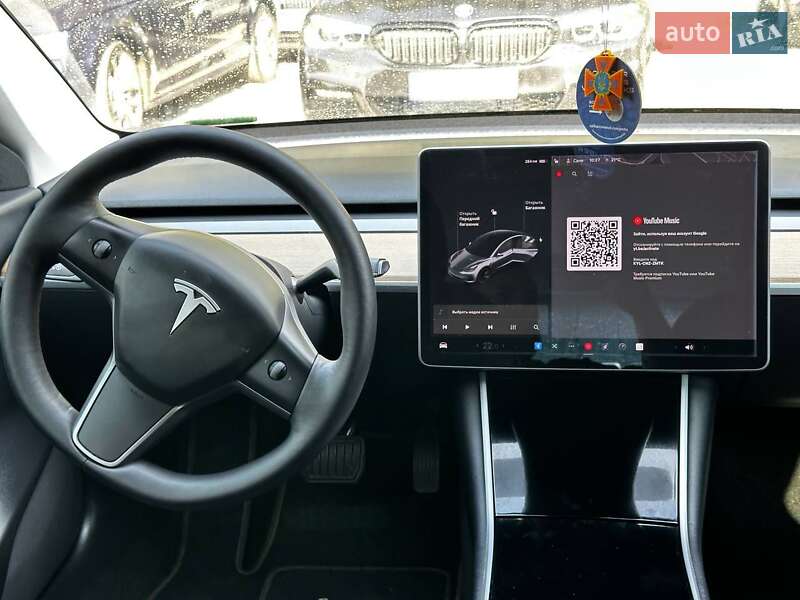 Седан Tesla Model 3 2019 в Вінниці