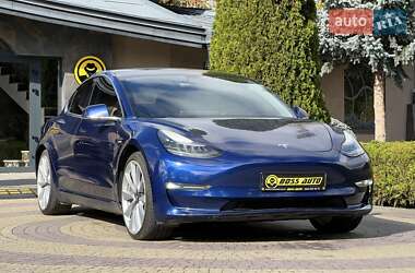 Седан Tesla Model 3 2019 в Львові