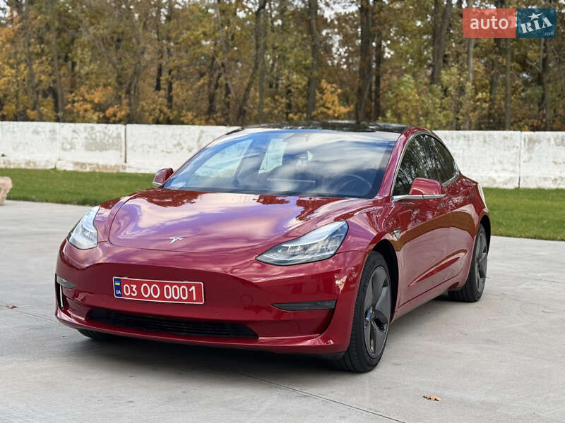 Седан Tesla Model 3 2019 в Луцьку