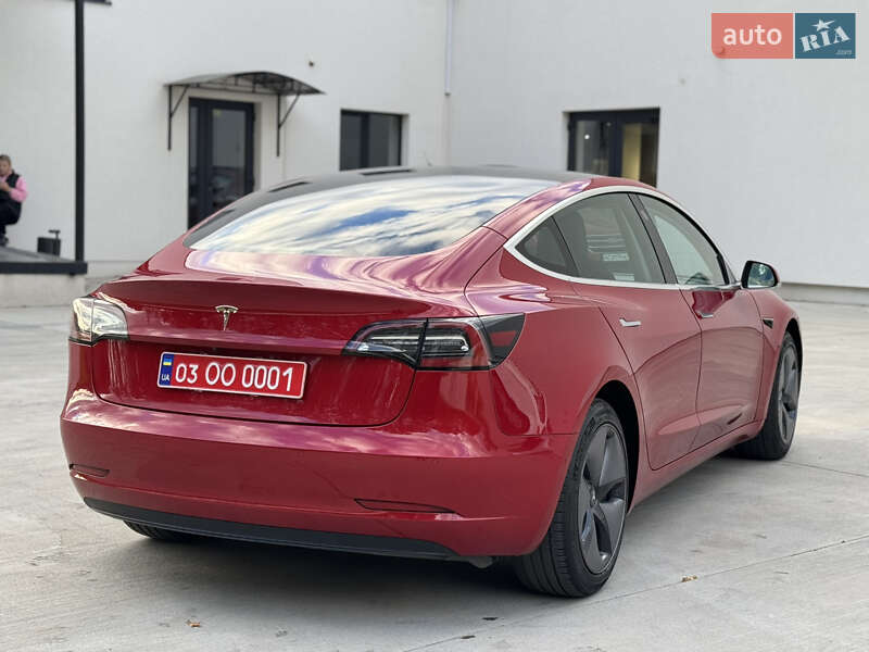 Седан Tesla Model 3 2019 в Луцьку
