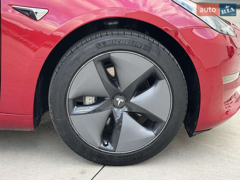 Седан Tesla Model 3 2019 в Луцьку