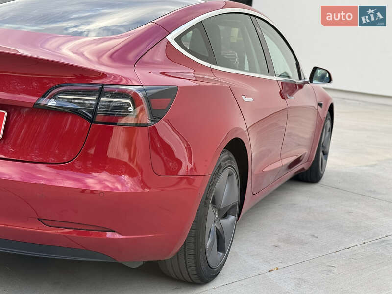 Седан Tesla Model 3 2019 в Луцьку