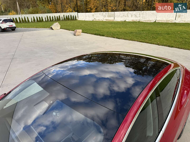 Седан Tesla Model 3 2019 в Луцьку