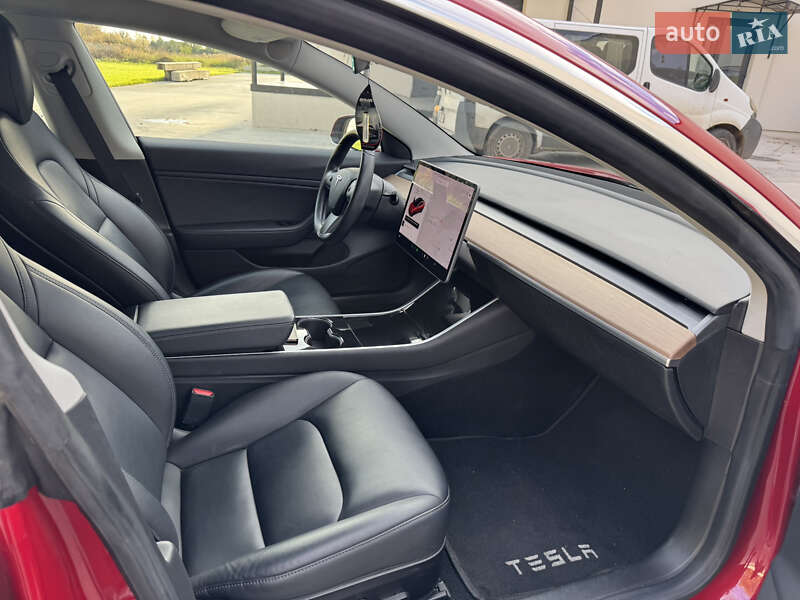Седан Tesla Model 3 2019 в Луцьку