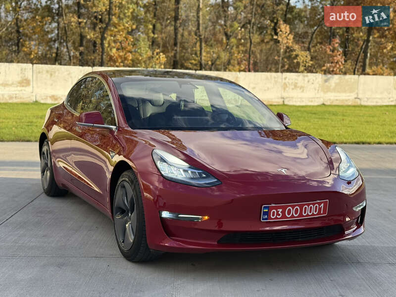 Седан Tesla Model 3 2019 в Луцьку
