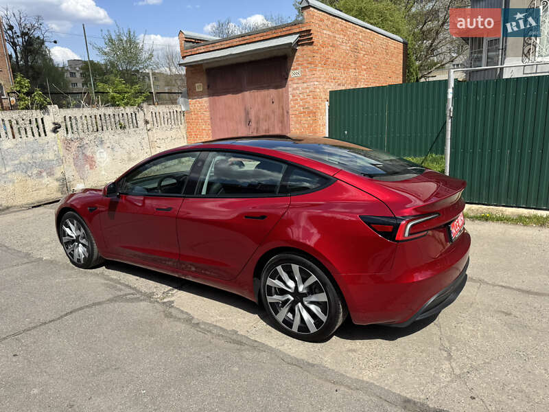 Седан Tesla Model 3 2024 в Виннице