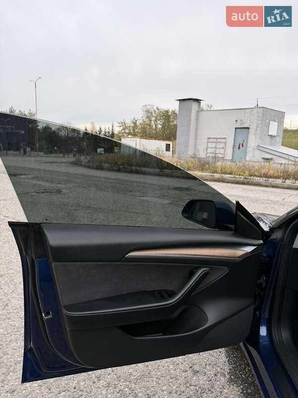Седан Tesla Model 3 2022 в Харькове