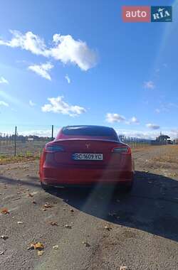 Седан Tesla Model 3 2022 в Стрые