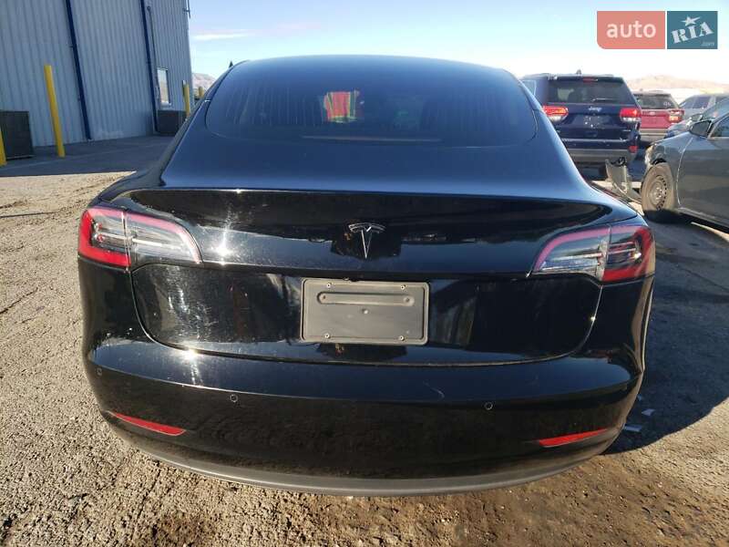 Седан Tesla Model 3 2019 в Львове
