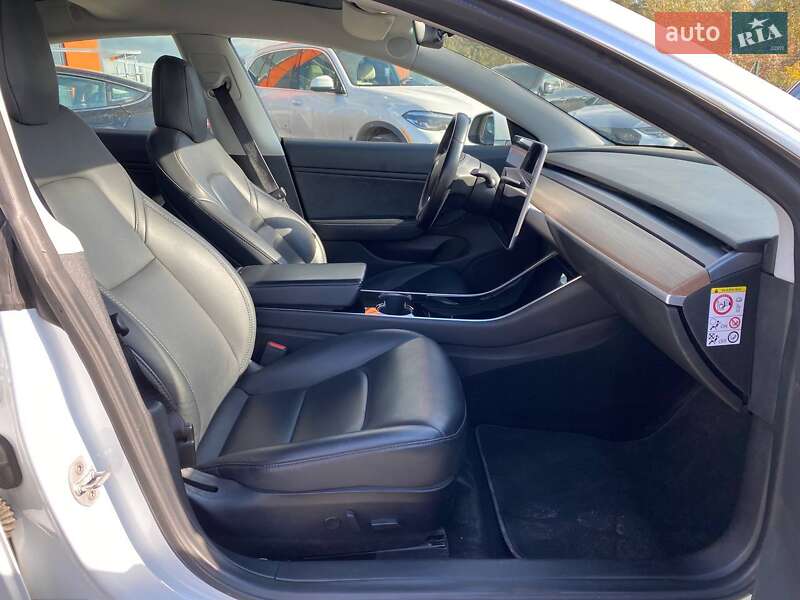 Седан Tesla Model 3 2019 в Львові фото 17 Седан Tesla Model 3 2019 в Львові