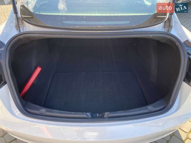 Седан Tesla Model 3 2019 в Львові фото 19 Седан Tesla Model 3 2019 в Львові