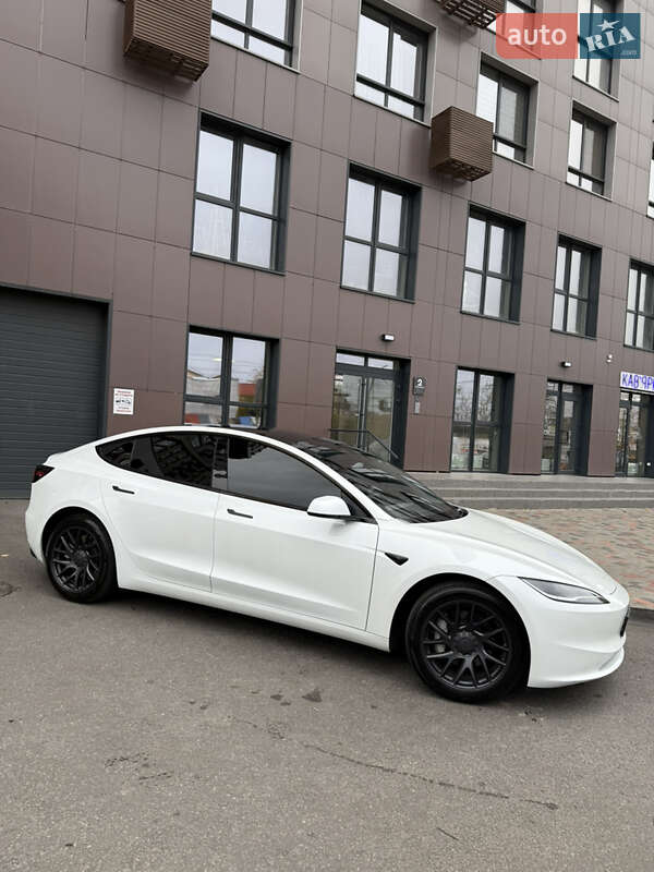 Седан Tesla Model 3 2024 в Дніпрі