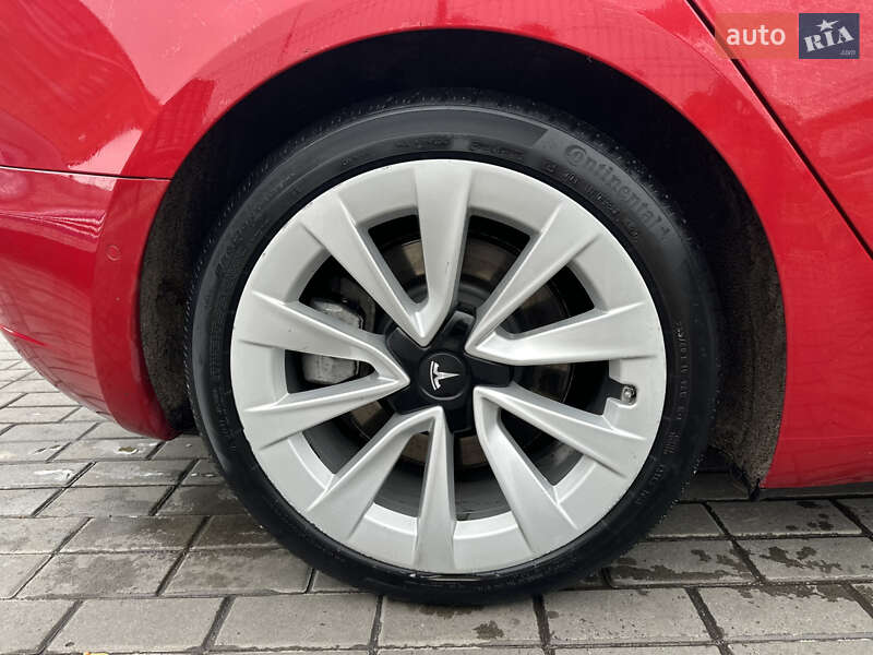 Седан Tesla Model 3 2021 в Черкассах