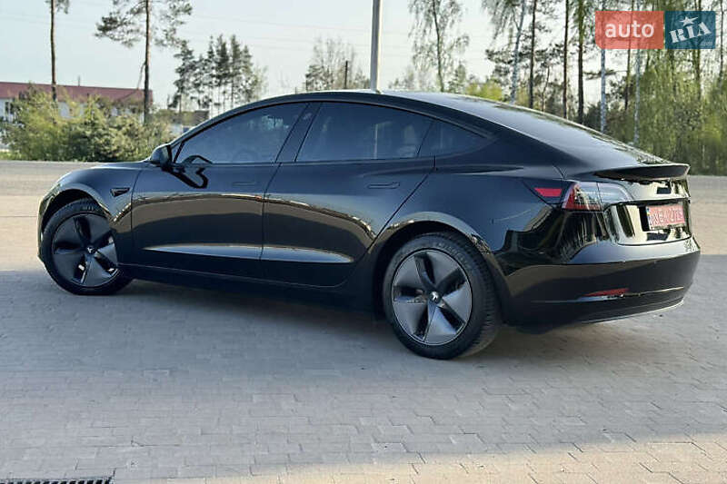 Седан Tesla Model 3 2019 в Києві