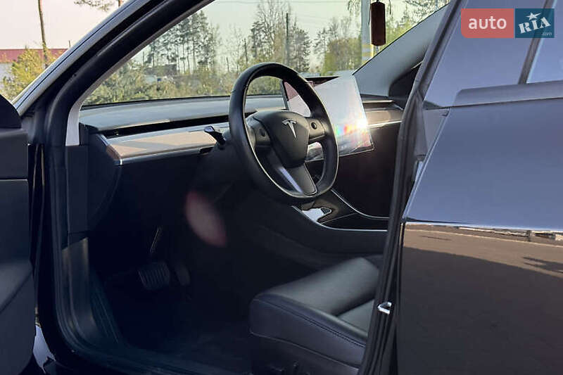 Седан Tesla Model 3 2019 в Києві