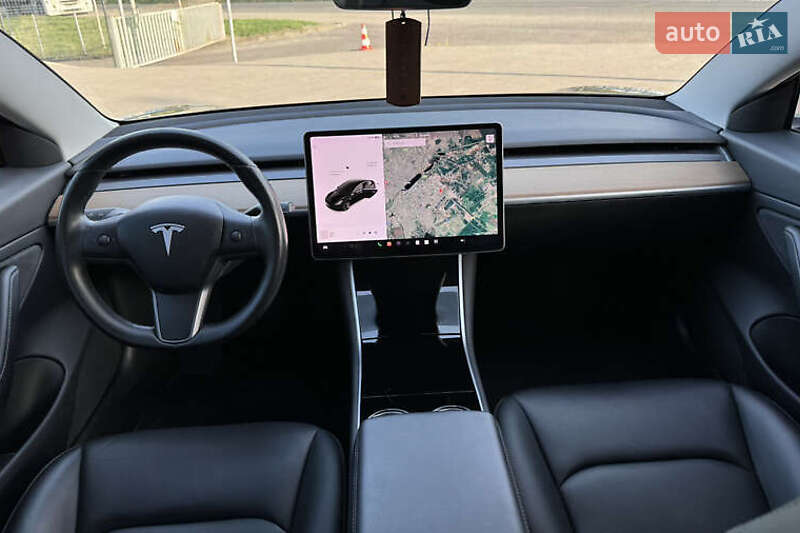 Седан Tesla Model 3 2019 в Києві