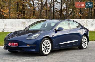 Седан Tesla Model 3 2021 в Луцке