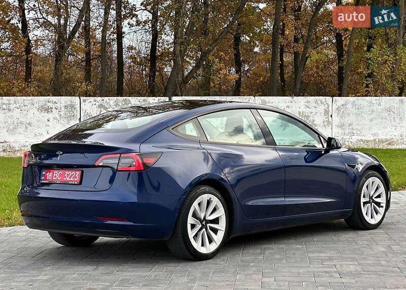 Седан Tesla Model 3 2021 в Луцьку