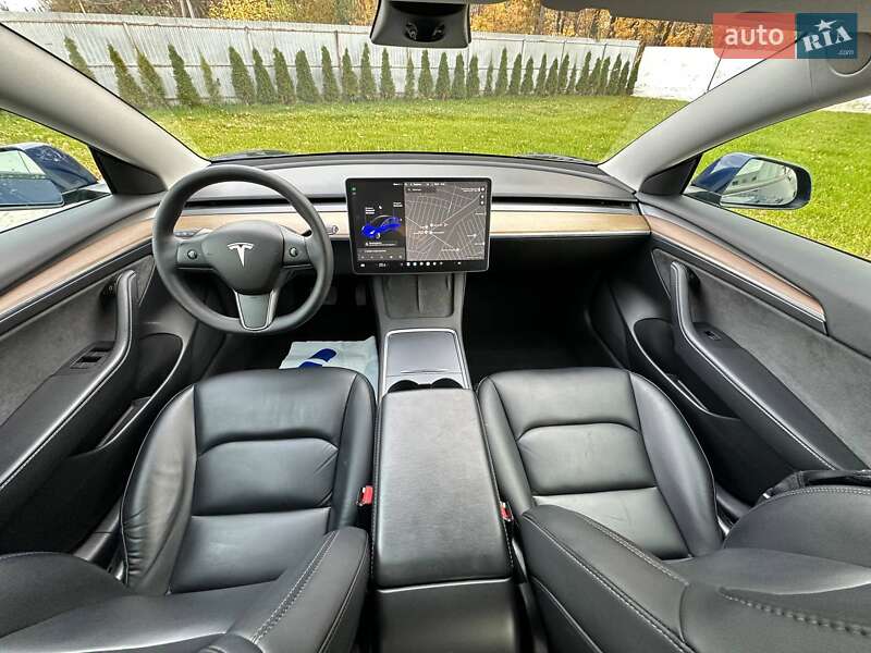 Седан Tesla Model 3 2021 в Луцьку