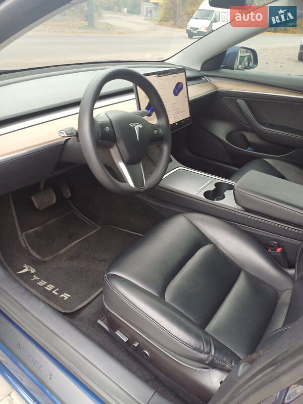 Седан Tesla Model 3 2022 в Первомайську