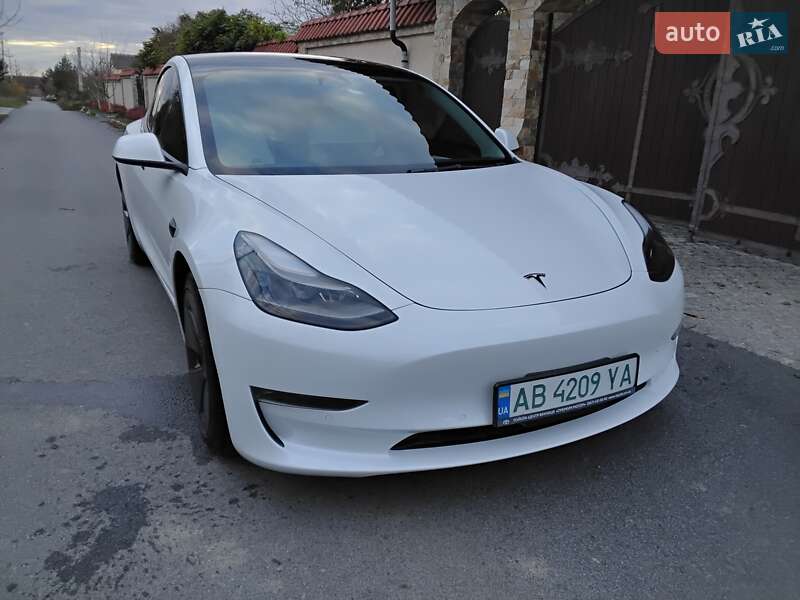 Седан Tesla Model 3 2022 в Виннице