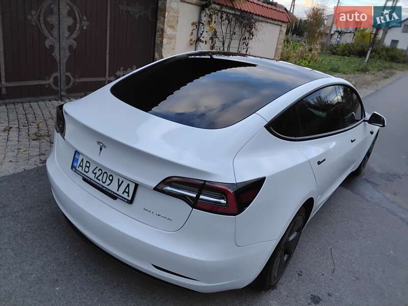 Седан Tesla Model 3 2022 в Виннице