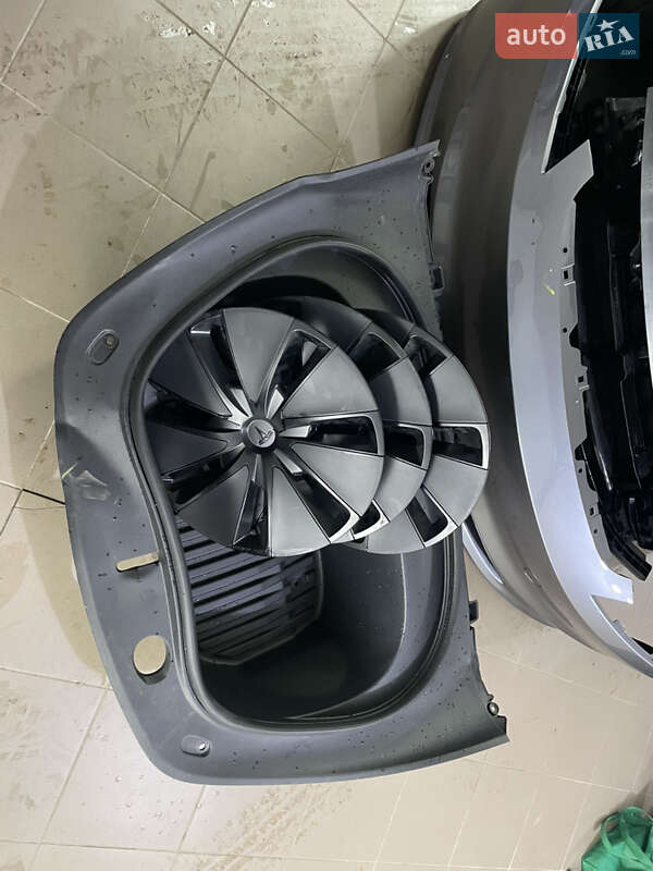 Седан Tesla Model 3 2025 в Бродах фото 24 Седан Tesla Model 3 2025 в Бродах