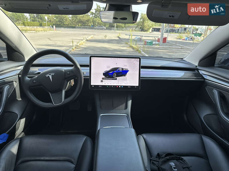 Седан Tesla Model 3 2022 в Днепре