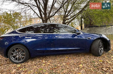Седан Tesla Model 3 2020 в Дубно