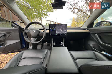 Седан Tesla Model 3 2020 в Дубно