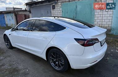 Седан Tesla Model 3 2019 в Ладыжине