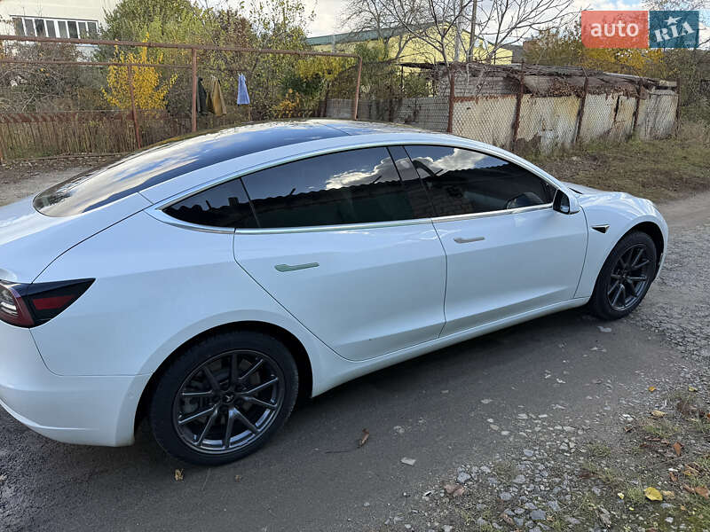 Седан Tesla Model 3 2019 в Ладыжине фото 8 Седан Tesla Model 3 2019 в Ладыжине