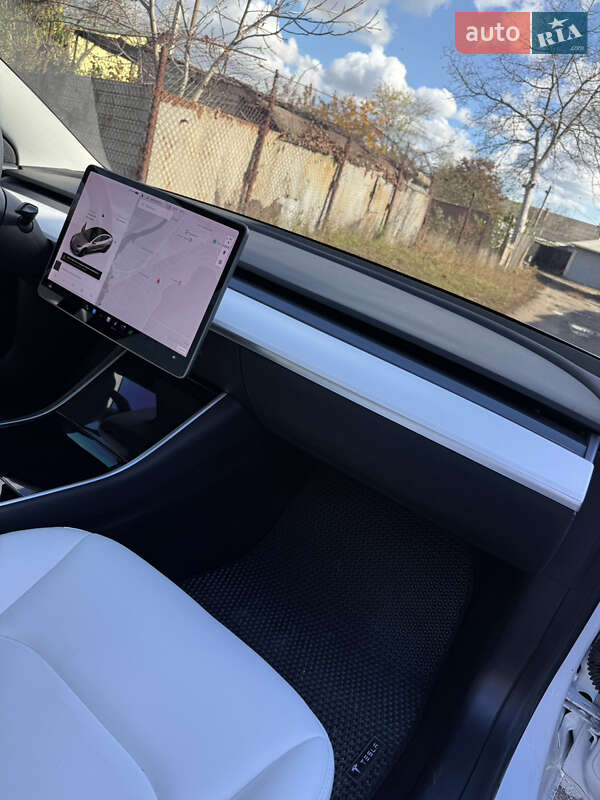 Седан Tesla Model 3 2019 в Ладыжине фото 20 Седан Tesla Model 3 2019 в Ладыжине