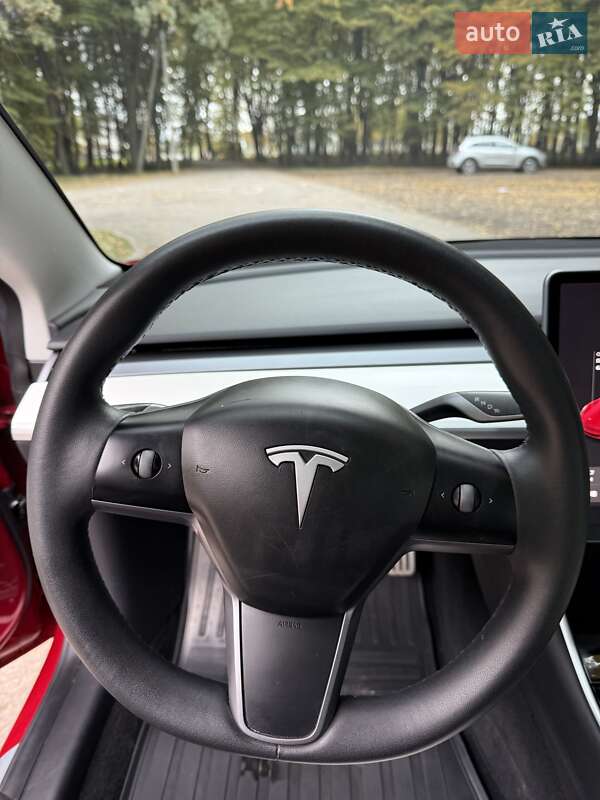 Седан Tesla Model 3 2019 в Львове фото 16 Седан Tesla Model 3 2019 в Львове