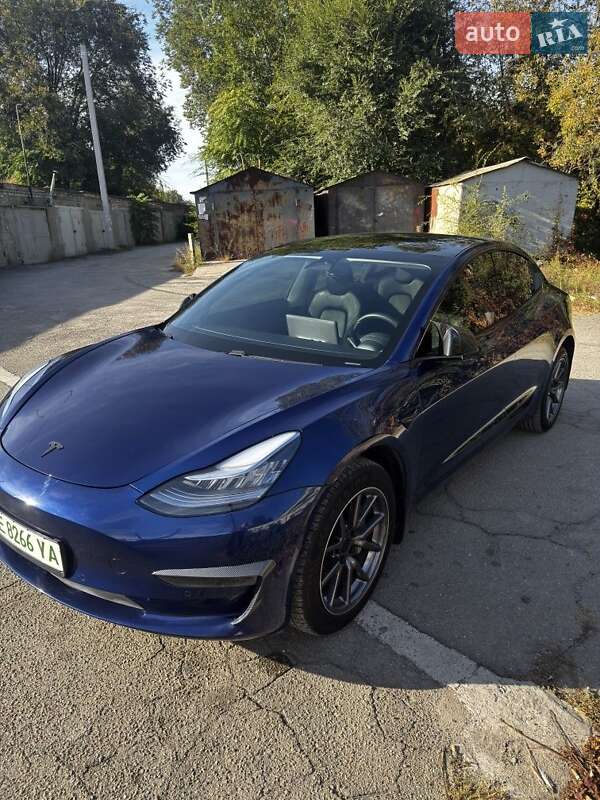 Седан Tesla Model 3 2020 в Каменском