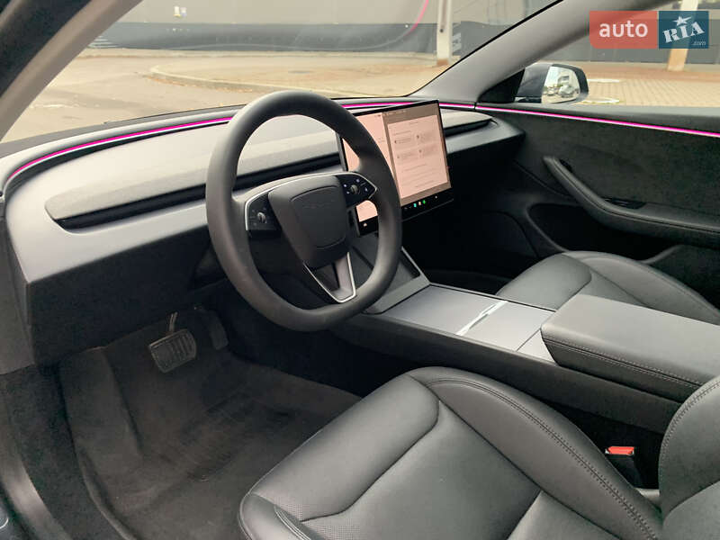 Седан Tesla Model 3 2024 в Киеве
