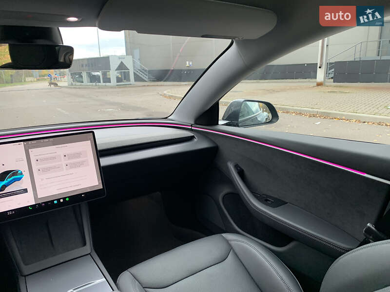 Седан Tesla Model 3 2024 в Киеве
